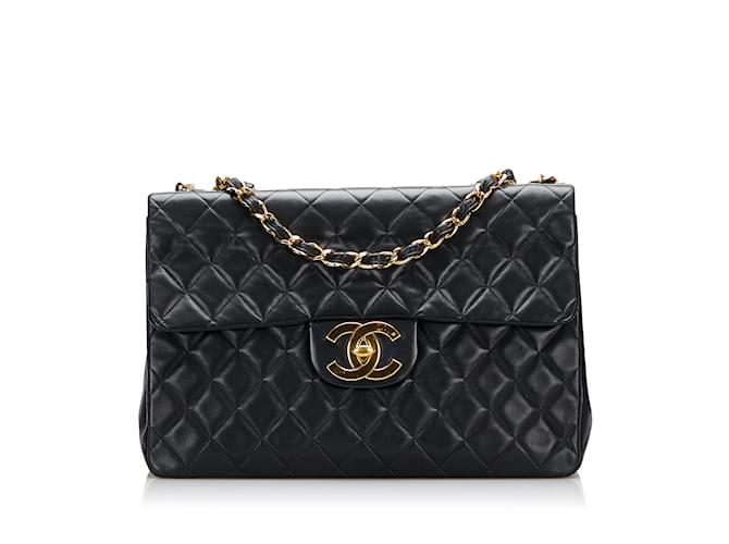 Black Chanel Jumbo Classic Lambskin Double Flap Shoulder Bag Leather  ref.1213333