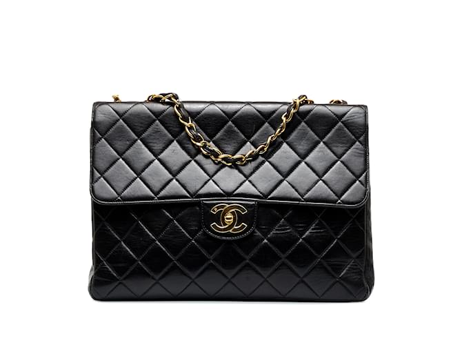 Black Chanel Jumbo Classic Lambskin Double Flap Shoulder Bag Leather  ref.1213528