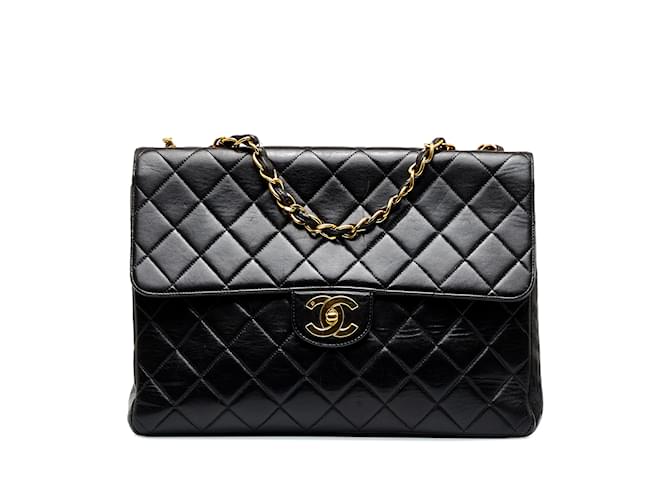 Sac à bandoulière à rabat doublé en cuir d'agneau classique Jumbo noir Chanel  ref.1213528