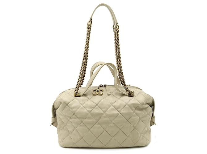 Timeless Chanel Bege Couro  ref.1213659