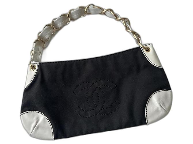 Bolsa baguete Chanel „Olsen“ Preto Branco Couro Pano  ref.1214173