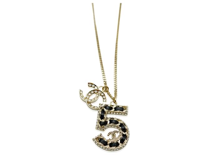 Chanel 2023 NO.5 Woven Chain Pendant WIth Strass CC And Leather Gold Plated Golden Metallic Metal  ref.1214283