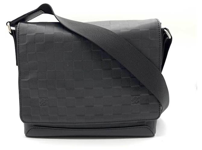 Louis Vuitton District Black Leather  ref.1215247