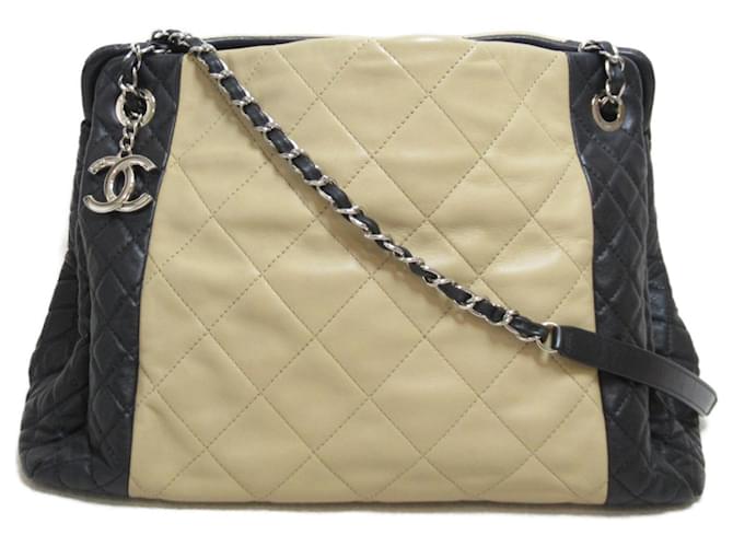Timeless Chanel Beige Leather  ref.1215304