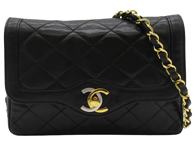 Timeless Chanel Matelassé Black Leather  ref.1215391