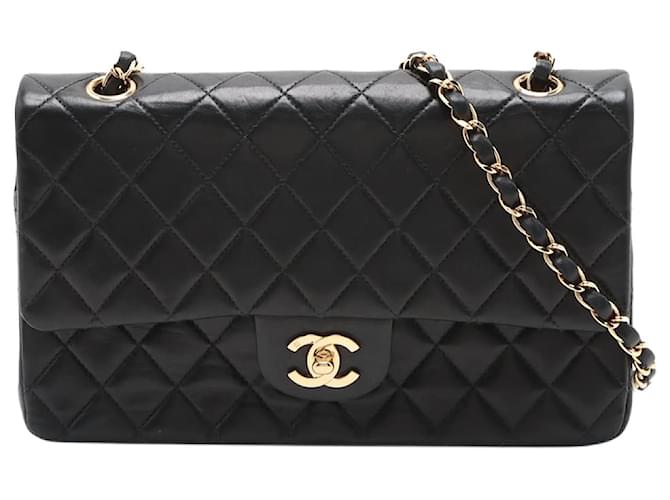 Chanel De color negro 2002 Bolso mediano con solapa con forro clásico Piel de cordero  ref.1215677