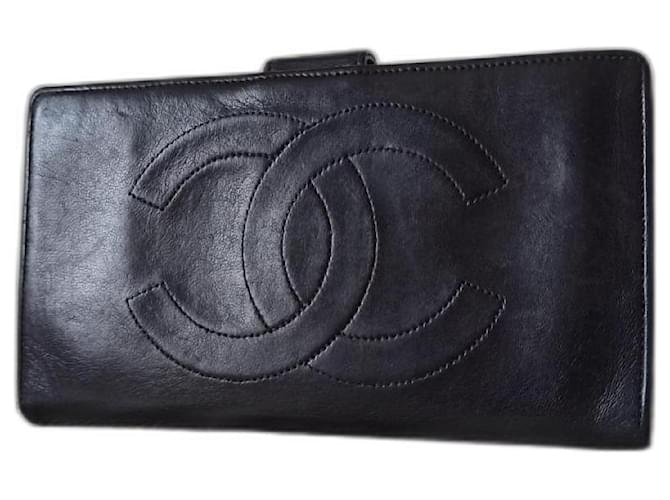 Chanel carteras Negro Cuero  ref.1215718