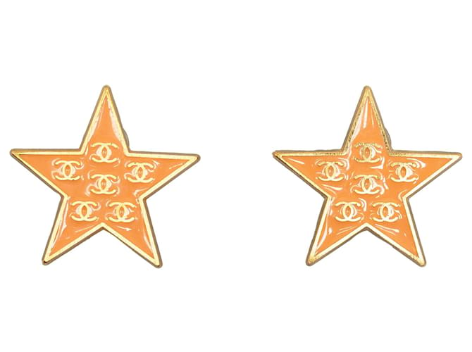 Brincos Chanel Gold Esmalte CC Star Clip-On Dourado Metal Banhado a ouro  ref.1215730