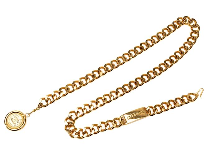 Cinto medalhão dourado Chanel com elos de corrente Metal Banhado a ouro  ref.1215740