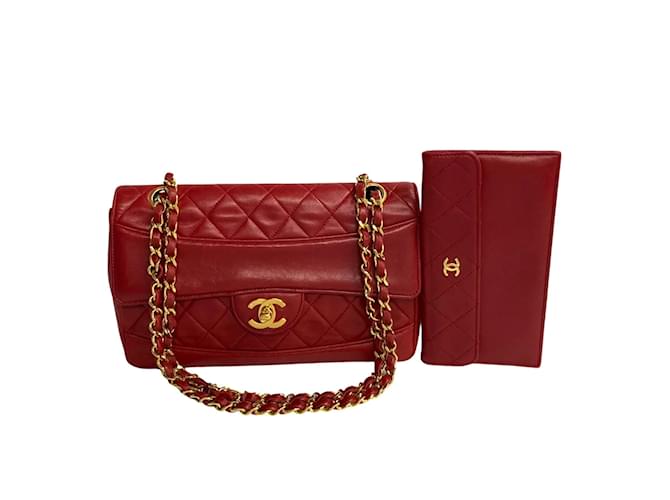 Chanel CC Quilted Flap Bag Red Leather Lambskin  ref.1215827
