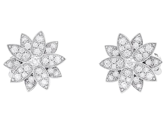 Autre Marque Boucles d'oreilles Van Cleef & Arpels "Lotus" or blanc, diamants.  ref.1216048