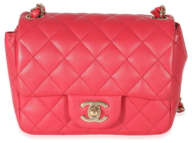 Timeless Chanel Mini bolso cuadrado con solapa de piel de cordero acolchado rosa oscuro Cuero  ref.1216210