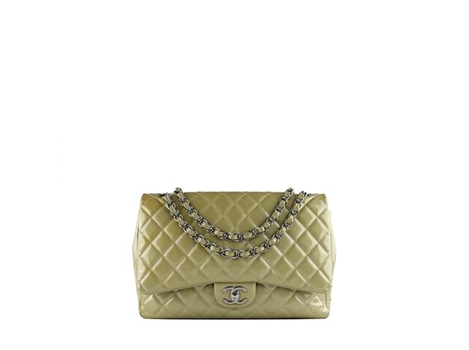 Timeless CHANEL  Handbags T.  leather Green  ref.1216405