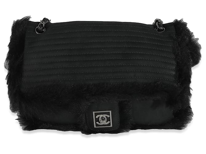 Timeless Bolso con solapa CC de piel de oveja con puntada horizontal negra de Chanel Negro Suecia  ref.1216706