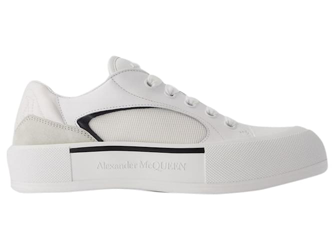 Zapatillas oversize - Alexander Mcqueen - Piel - Blanco/De color negro Cuero Becerro  ref.1217256