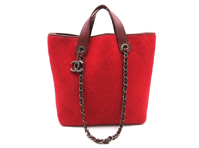 Chanel Medium Pop Felt Tote Red Wool Cloth  ref.1217317