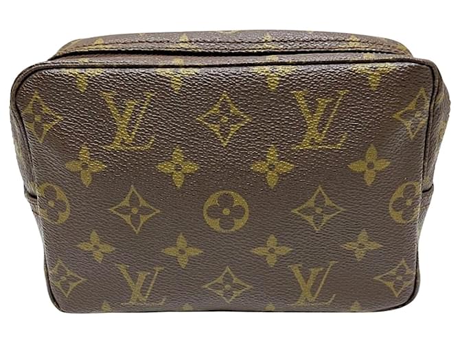 Louis Vuitton Trousse de Toilette Marron  ref.1217436