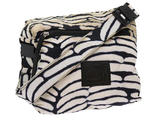 CHANEL Shoulder Bag Nylon White Black CC Auth 63629  ref.1217711
