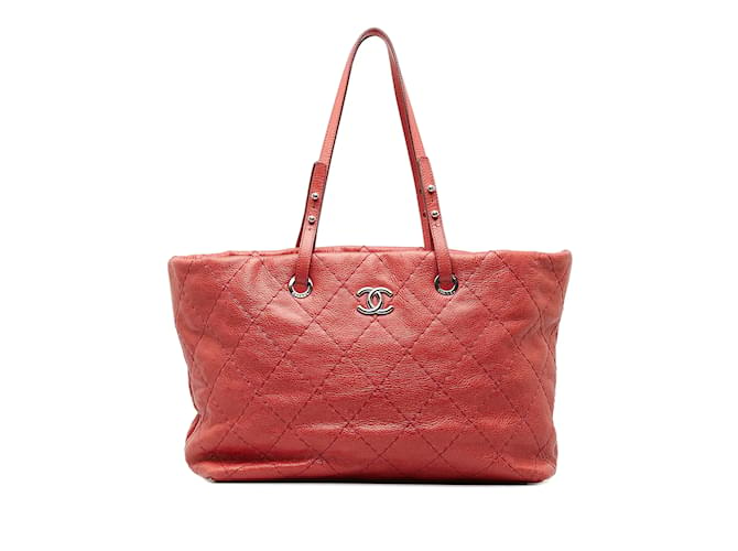 Red Chanel On The Road Tote Bag Leather  ref.1217973