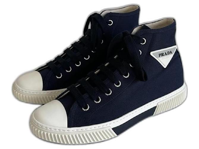 Prada Sneakers Navy blue Cloth  ref.1218075