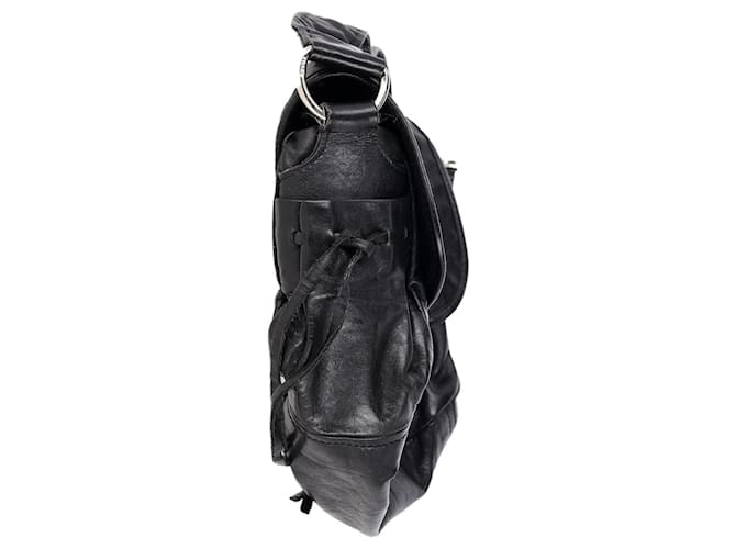 Bolso de hombro Prada con hebilla y solapa en cuero negro  ref.1218138