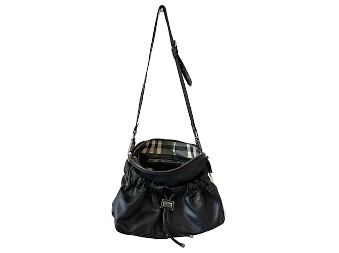 Burberry-Tasche aus schwarzem genarbtem Leder mit Schultergurt  ref.1218446