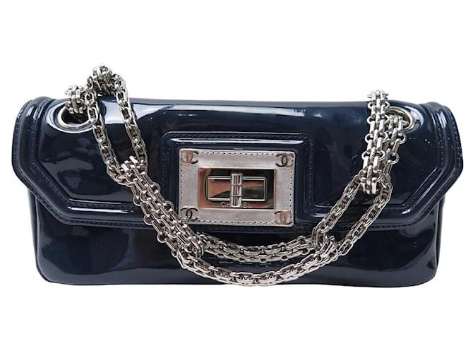Bolso de mano de Chanel 2.55 BOLSO DE MANO EAST WEST MADEMOISELLE DE CHAROL CON CIERRE Azul marino  ref.1218807