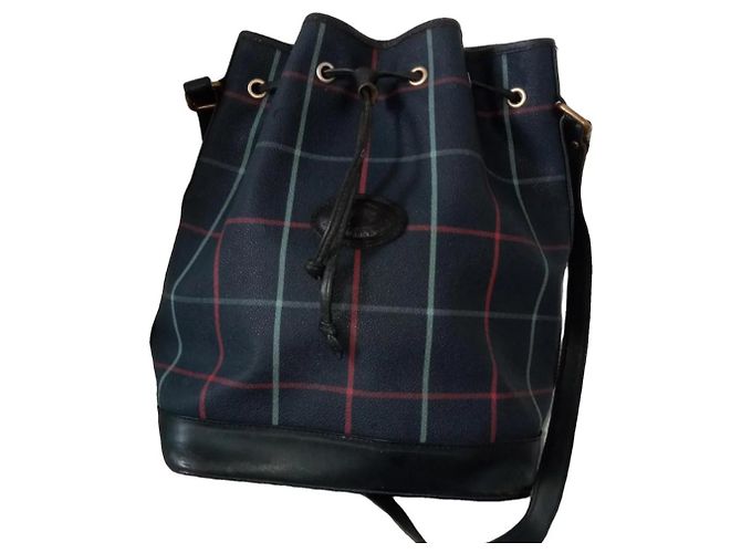 Borsa a secchiello Burberry in pelle blu navy