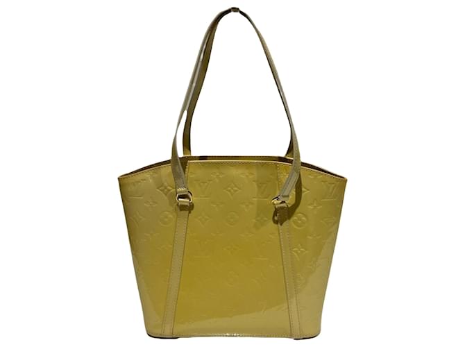 Louis Vuitton Avalon Yellow Patent leather  ref.1219625