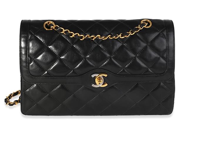 Timeless Chanel Vintage Bolso con solapa forrado en piel de cordero negra acolchada Negro Cuero  ref.1219881