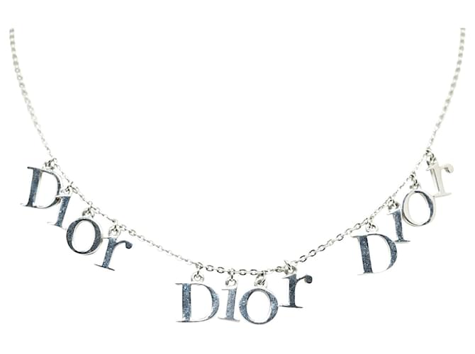 Collar con dijes deletreados con logotipo plateado de Dior Plata Metal  ref.1220271