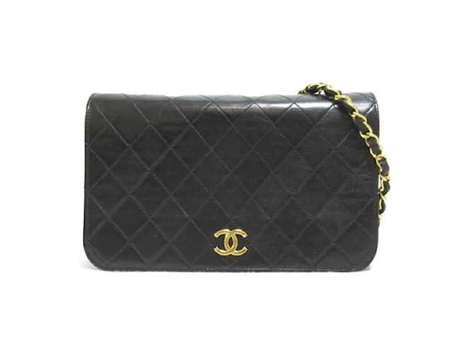 Chanel Sac bandoulière matelassé à rabat complet CC Cuir Cuir d'agneau Noir  ref.1220419