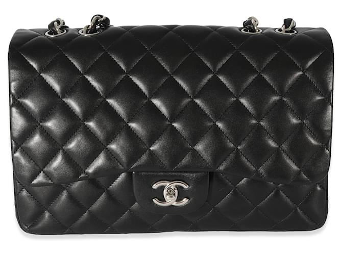 Timeless Bolsa Chanel Preta Cordeiro Jumbo com aba única Preto Couro  ref.1220957