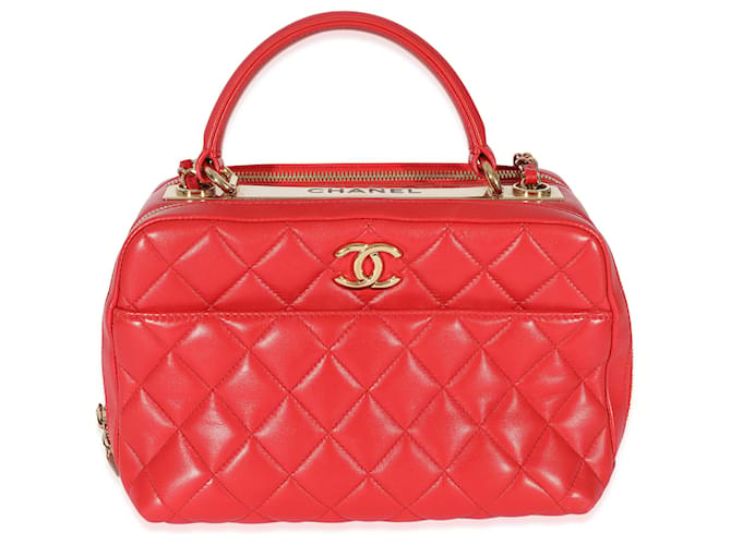 Bowling Bolsa de boliche Chanel Red Quilted Lambskin CC Trendy Vermelho Couro  ref.1220965