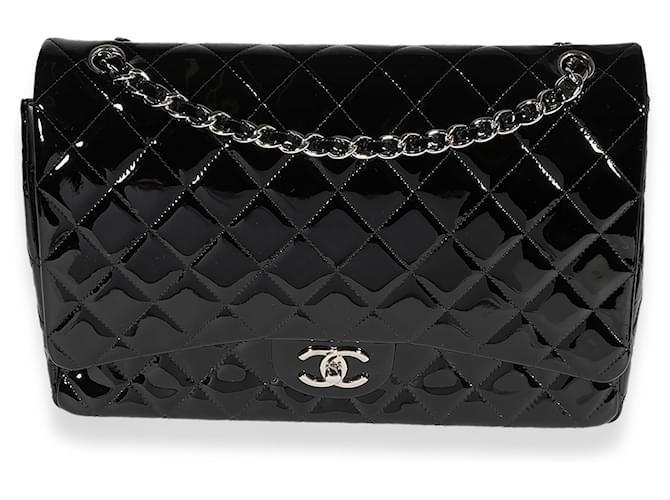 Timeless Bolsa Chanel Black acolchoada de couro envernizado Maxi Classic com aba com forro Preto  ref.1221008