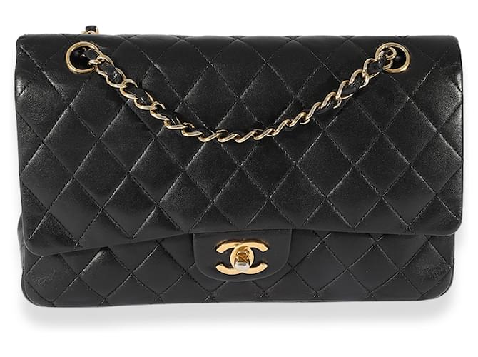 Timeless Bolsa Chanel Black Acolchoada Pele de Cordeiro Médio Clássico Forrado com Flap Preto Couro  ref.1221054