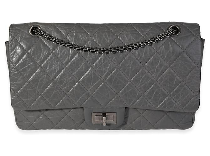 Chanel Grey Quilted Aged couro de bezerro Reedição 2.55 227 saco de aleta alinhado Cinza  ref.1221086