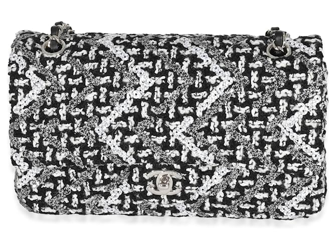 Timeless Chanel Solapa con forro medio de crochet y lentejuelas en blanco y negro Paño  ref.1221133