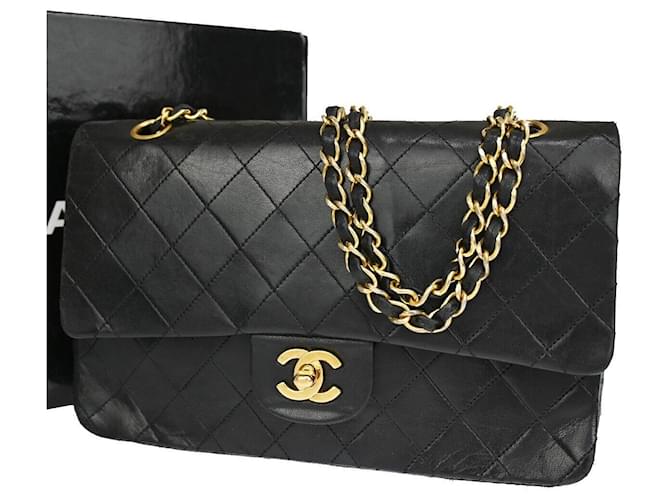 Timeless Chanel Matelassé Black Leather  ref.1221621