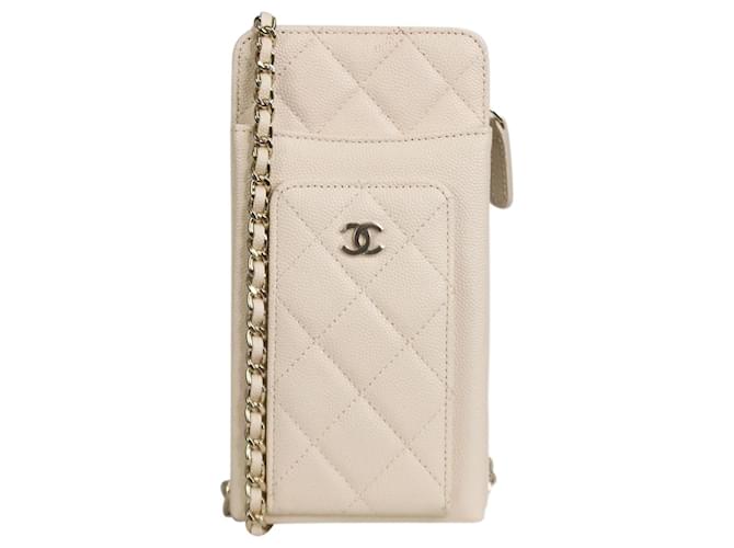 Chanel cream 2019 caviar phone pouch Leather  ref.1222405