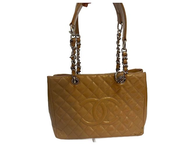 Chanel Cabas matelassé Camel