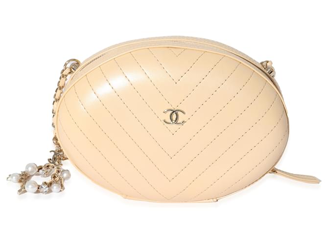 Bolso tipo caja de noche City de cuero con chevron beige de Chanel  ref.1222840