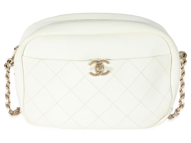 Camera Bolsa de câmera de viagem casual de couro branco Chanel  ref.1222851