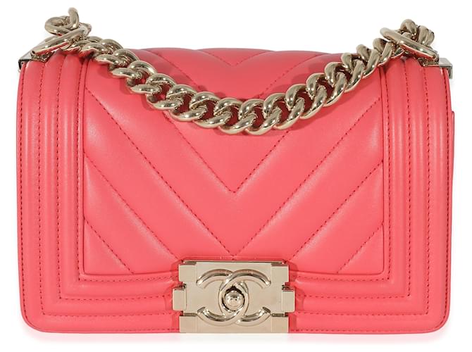 Boy Chanel 19P Rote gesteppte kleine Jungentasche mit Chevron-Muster Pink Leder  ref.1222951