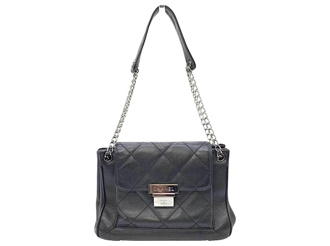 Timeless Chanel Matelassé Black Leather  ref.1223123