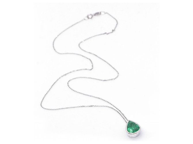 Autre Marque Collar de Oro con Esmeralda colombiana. Verde oscuro