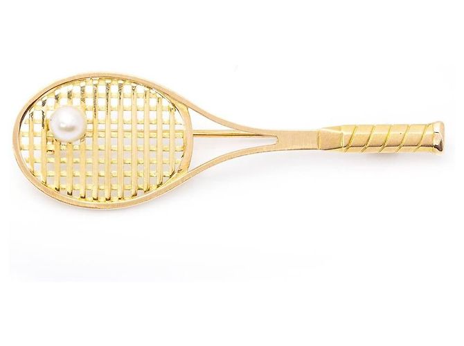 Autre Marque Spilla e ciondolo a forma di racchetta da tennis in oro giallo e perla D'oro