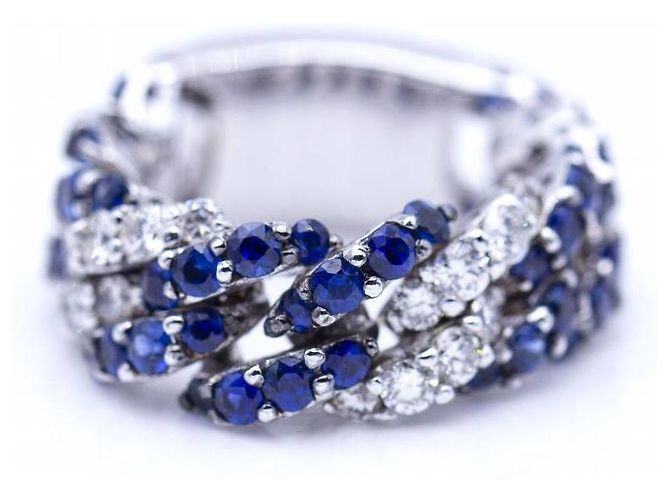 Autre Marque Ring in Gold, diamonds and sapphires. Silvery Navy blue