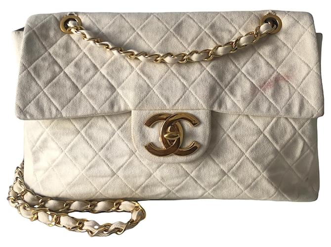 Chanel Timeless Maxi Jumbo bag in quilted ecru canvas White Cloth  ref.1223535