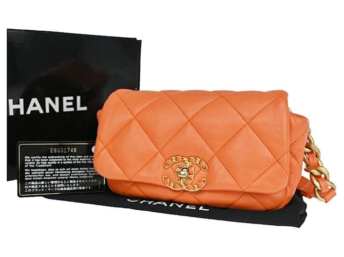 Chanel Chanel 19 Naranja Cuero  ref.1223903